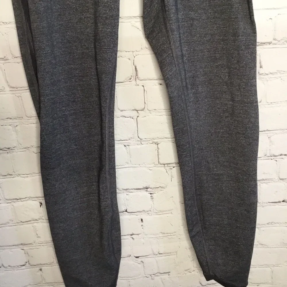 lululemon‎ Women's Gray Capris Leggings Yoga Size 8 - Picture 6 of 9